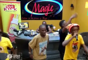 Dogo Mallo – Vitoto vya 2000 (Show Live) Kibati cha Uruguai